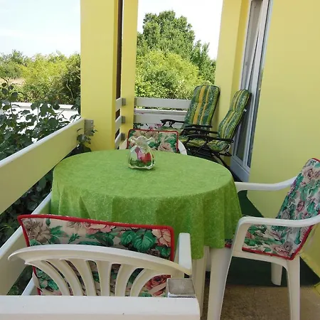 Apartament One-bedroom In Valbandon Ix
